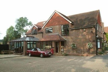 Gatwick House Hotel Horley Exterior photo