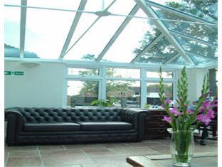 Gatwick House Hotel Horley Exterior photo